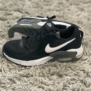 Nike Air Max Excee Women’s Sneakers